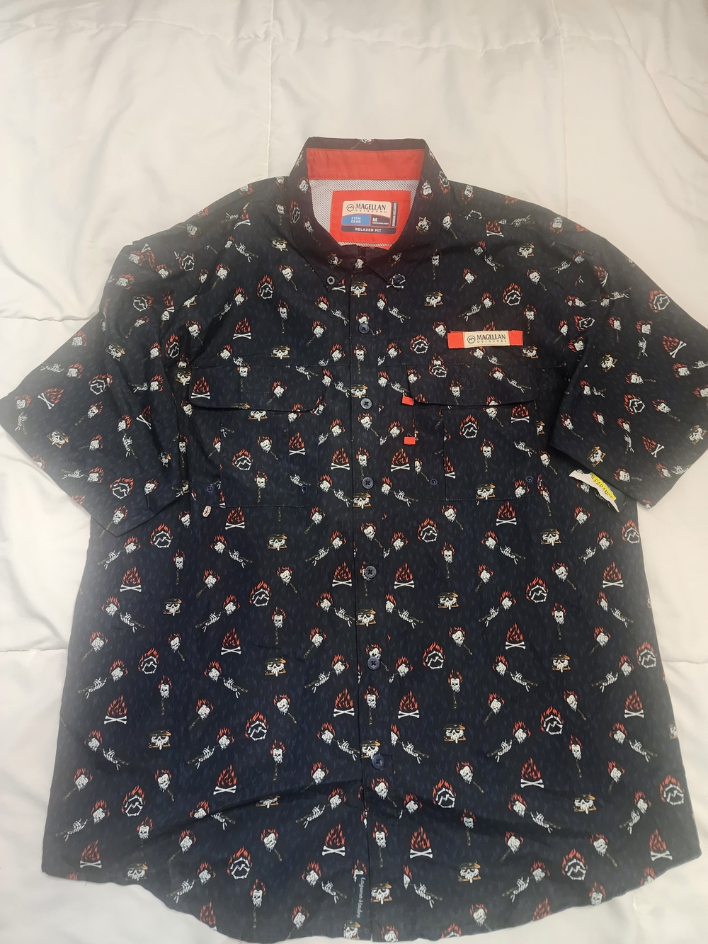 Magellan Outdoors Navy Short-Sleeve Button-Up Shirt with Red Accent